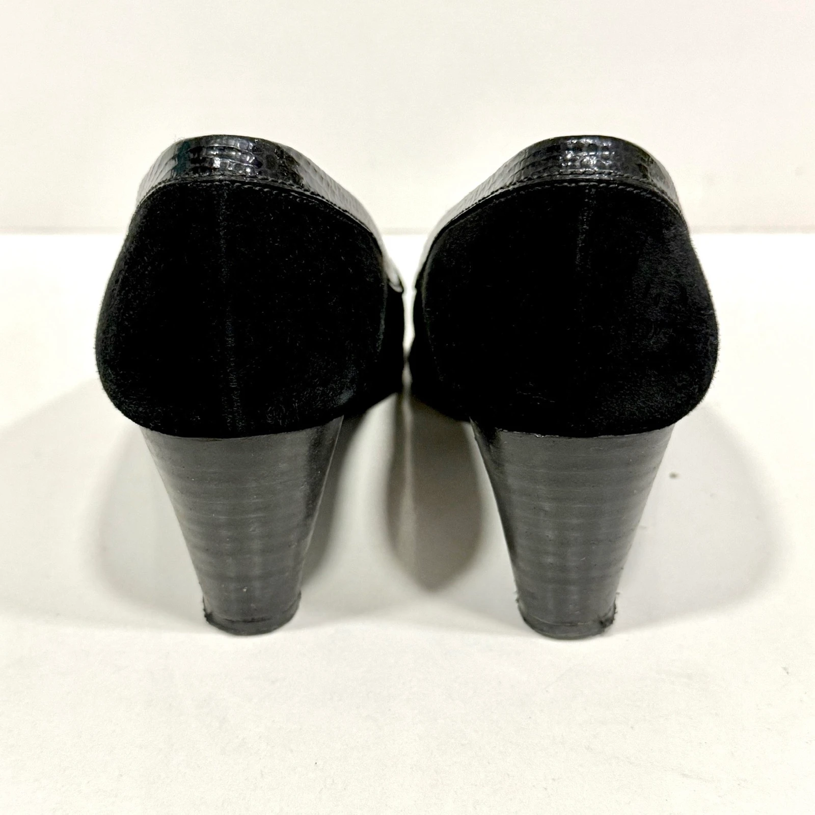 Ankle and Patent Leather Pumps – photo 6